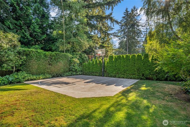 9845 NE 22nd Street, Bellevue, WA 98004