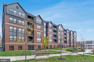 3927 FAIR RIDGE DR #206, Fairfax, VA 22033