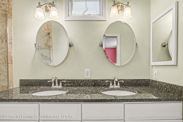 7151 Steeplechase Way 41, Lansing, MI 48917
