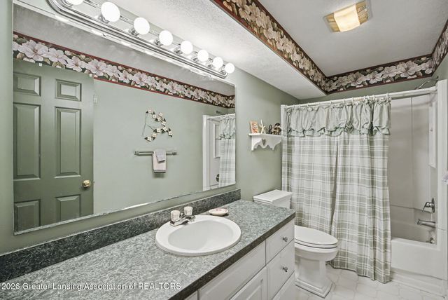 7151 Steeplechase Way 41, Lansing, MI 48917