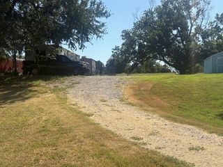910 Riverview Road, Millsap, TX 76066