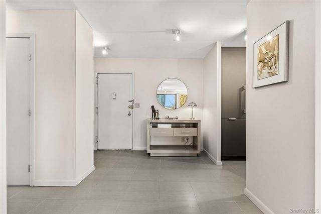 15 Stewart Place 4A, White Plains, NY 10603