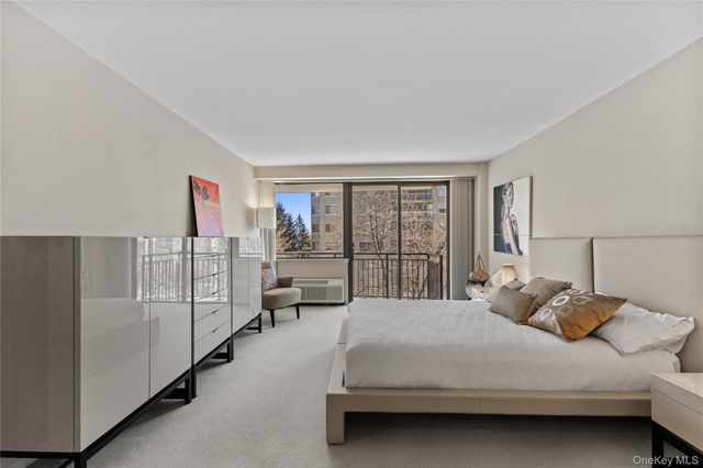 15 Stewart Place 4A, White Plains, NY 10603