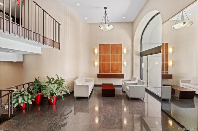 15 Stewart Place 4A, White Plains, NY 10603