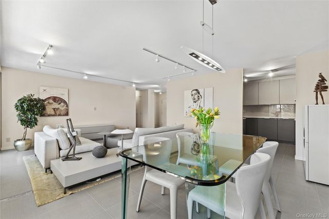 15 Stewart Place 4A, White Plains, NY 10603