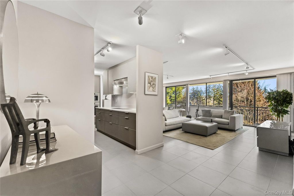 15 Stewart Place 4A, White Plains, NY 10603