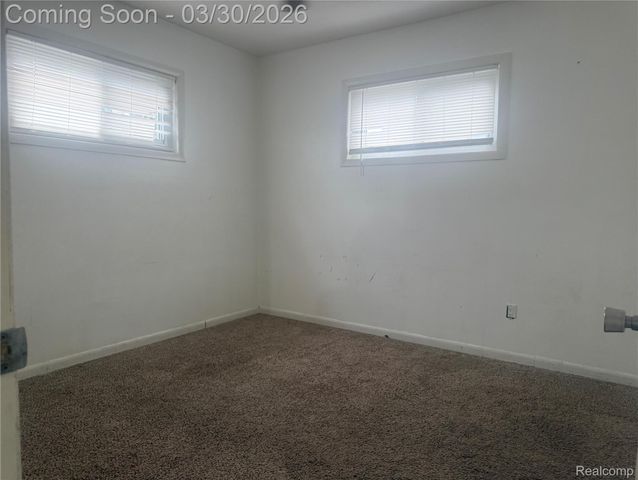 6475 N Highland Street, Dearborn Heights, MI 48127