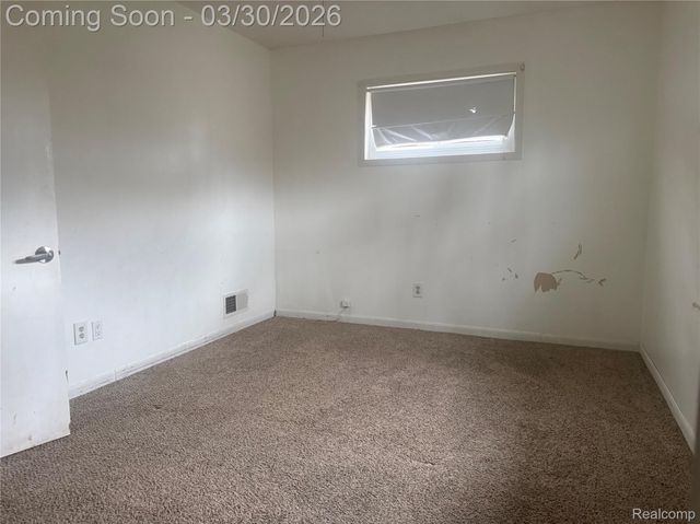 6475 N Highland Street, Dearborn Heights, MI 48127