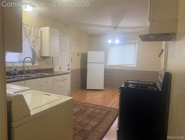 6475 N Highland Street, Dearborn Heights, MI 48127