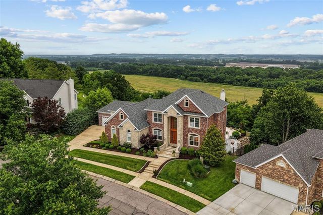 279 Greycliff Bluff Drive, St Louis, MO 63129