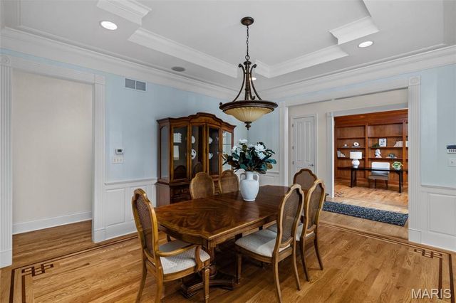 279 Greycliff Bluff Drive, St Louis, MO 63129