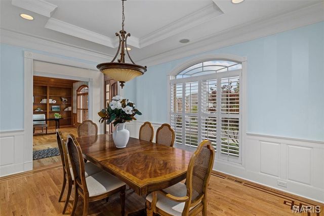 279 Greycliff Bluff Drive, St Louis, MO 63129