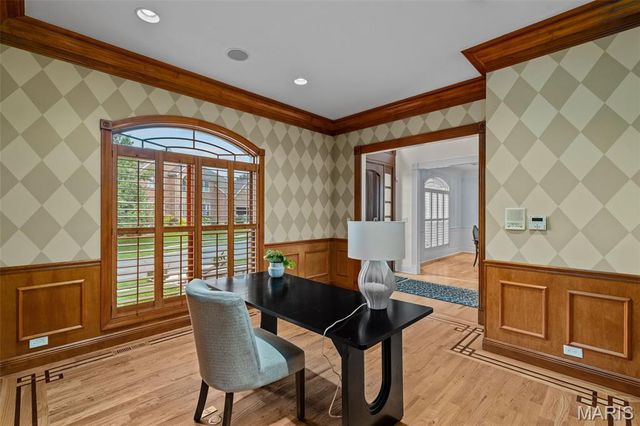 279 Greycliff Bluff Drive, St Louis, MO 63129