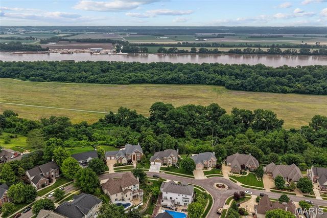 279 Greycliff Bluff Drive, St Louis, MO 63129