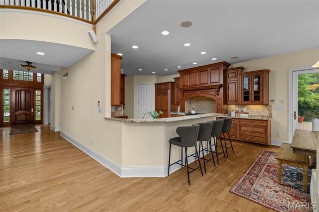 279 Greycliff Bluff Drive, St Louis, MO 63129