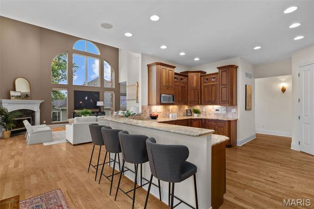 279 Greycliff Bluff Drive, St Louis, MO 63129