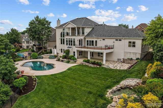 279 Greycliff Bluff Drive, St Louis, MO 63129