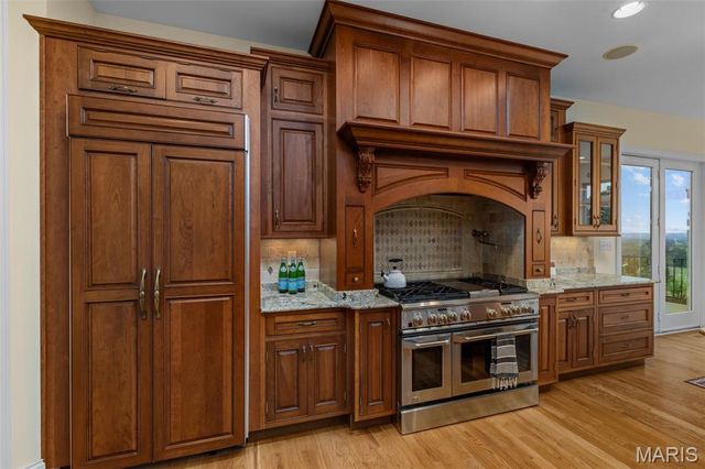 279 Greycliff Bluff Drive, St Louis, MO 63129