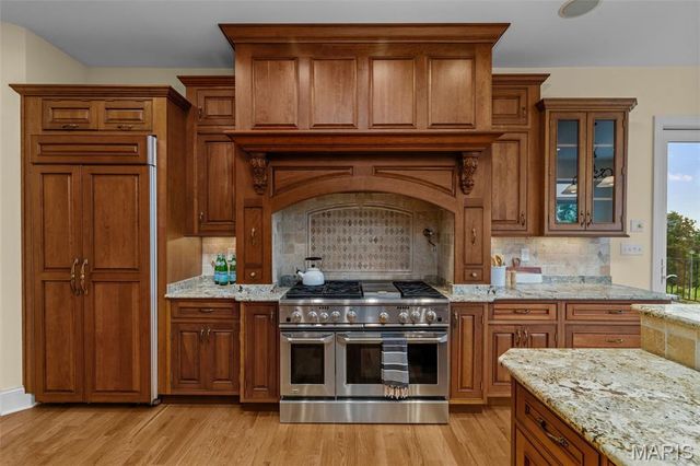 279 Greycliff Bluff Drive, St Louis, MO 63129