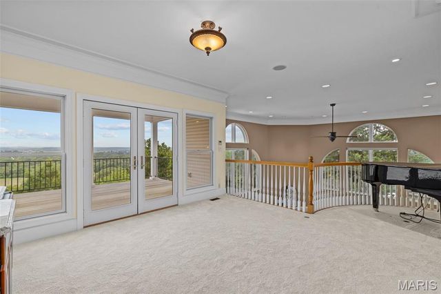 279 Greycliff Bluff Drive, St Louis, MO 63129