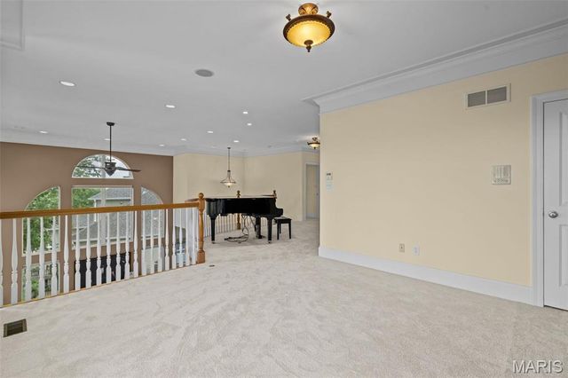 279 Greycliff Bluff Drive, St Louis, MO 63129