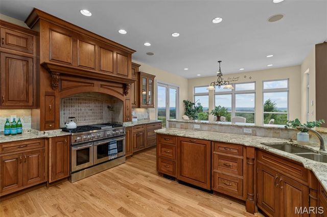 279 Greycliff Bluff Drive, St Louis, MO 63129