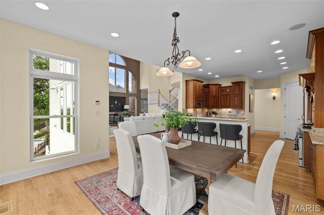 279 Greycliff Bluff Drive, St Louis, MO 63129