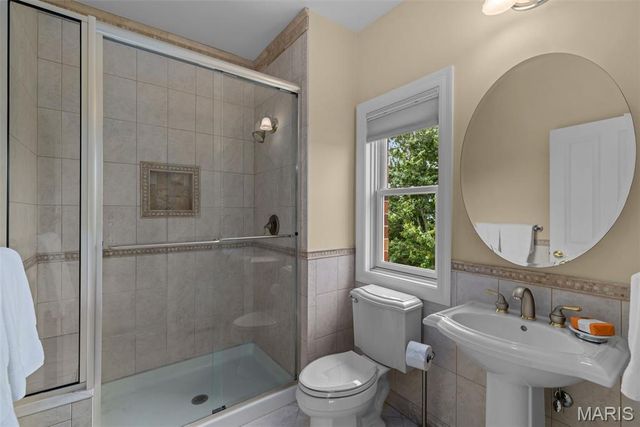 279 Greycliff Bluff Drive, St Louis, MO 63129