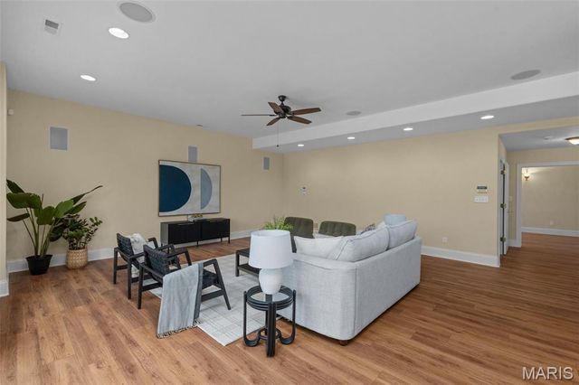 279 Greycliff Bluff Drive, St Louis, MO 63129