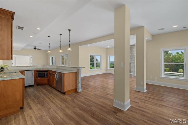 279 Greycliff Bluff Drive, St Louis, MO 63129