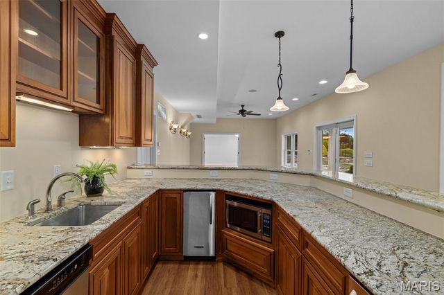 279 Greycliff Bluff Drive, St Louis, MO 63129