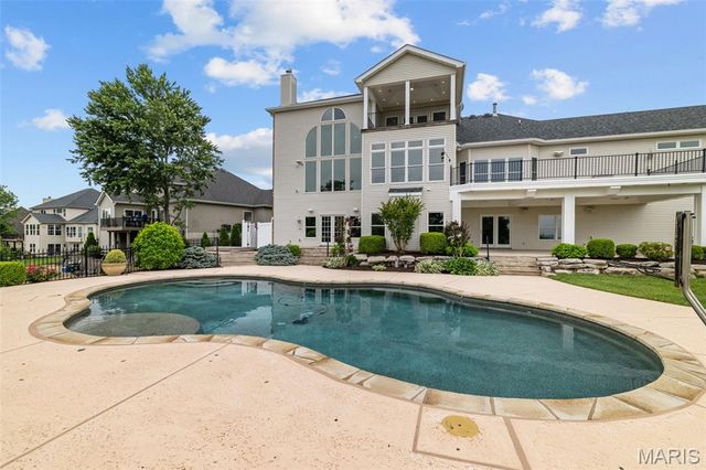 279 Greycliff Bluff Drive, St Louis, MO 63129