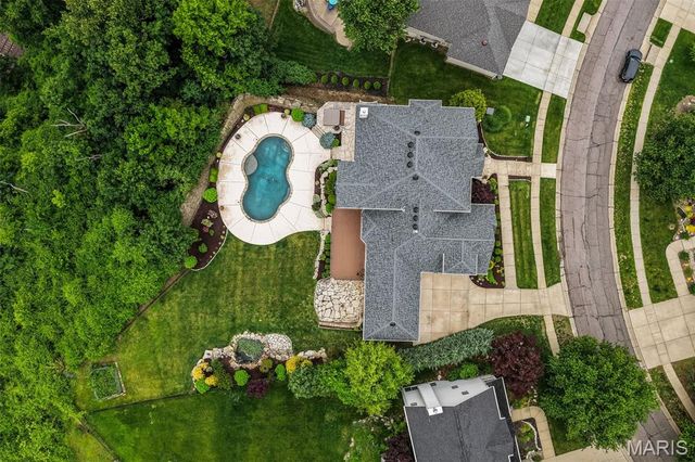 279 Greycliff Bluff Drive, St Louis, MO 63129