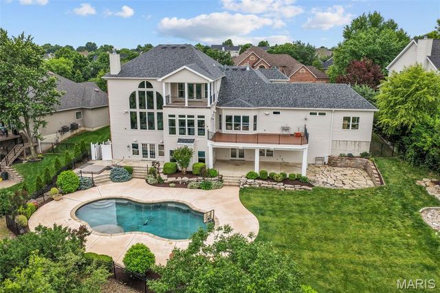 279 Greycliff Bluff Drive, St Louis, MO 63129