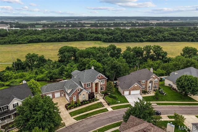 279 Greycliff Bluff Drive, St Louis, MO 63129
