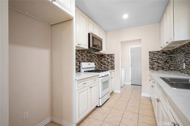 528 Ivy Street, Glendale, CA 91204
