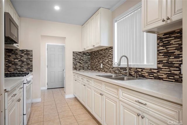 528 Ivy Street, Glendale, CA 91204