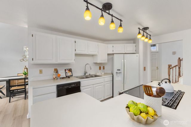 1912 Dumas Circle NE, Tacoma, WA 98422