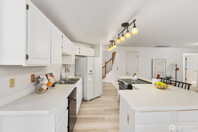 1912 Dumas Circle NE, Tacoma, WA 98422