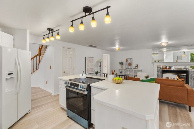 1912 Dumas Circle NE, Tacoma, WA 98422