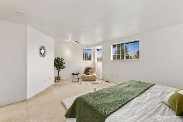 1912 Dumas Circle NE, Tacoma, WA 98422