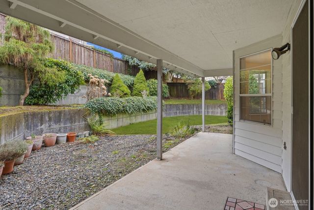 1912 Dumas Circle NE, Tacoma, WA 98422