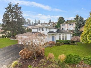 1912 Dumas Circle NE, Tacoma, WA 98422