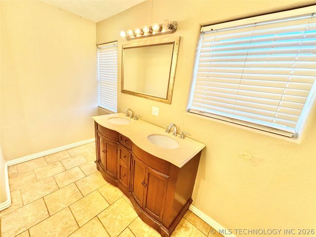 405 NW K Street, Stigler, OK 74462