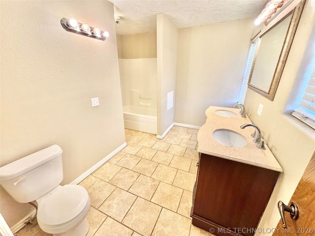 405 NW K Street, Stigler, OK 74462