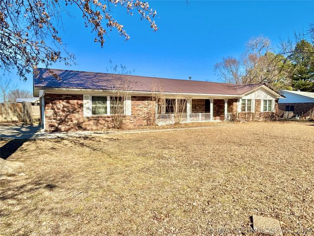 405 NW K Street, Stigler, OK 74462