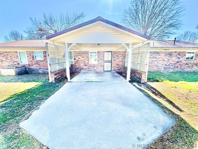405 NW K Street, Stigler, OK 74462