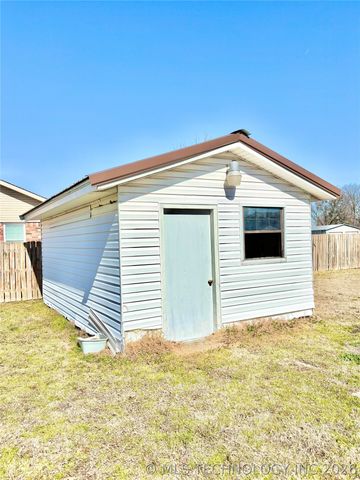 405 NW K Street, Stigler, OK 74462