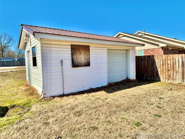 405 NW K Street, Stigler, OK 74462