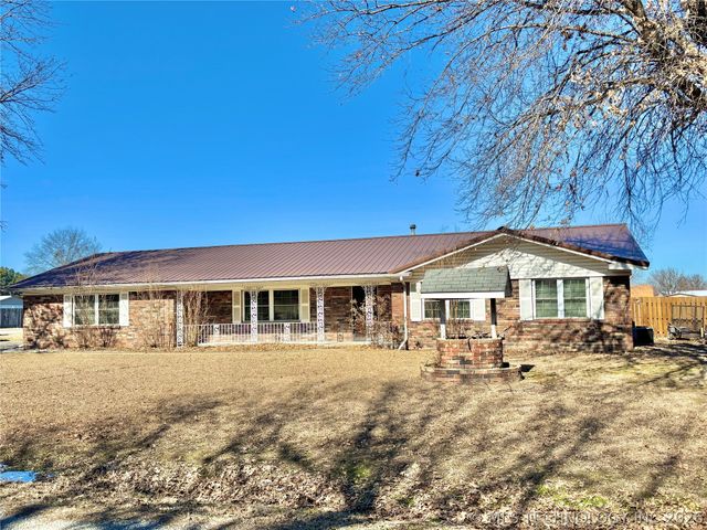 405 NW K Street, Stigler, OK 74462
